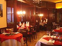 Restaurant Burgstübl: gemütliches Ambiente in warmen Farbtönen